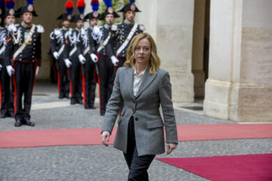 Meloni incontra le forze dell’ordine: al comparto 1,5 miliardi di euro