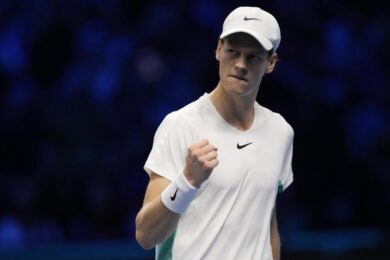 Djokovic perde il set e Sinner si qualifica per le semifinali ATP