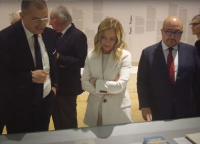 Meloni visita la mostra “Tolkien: uomo, professore, autore”