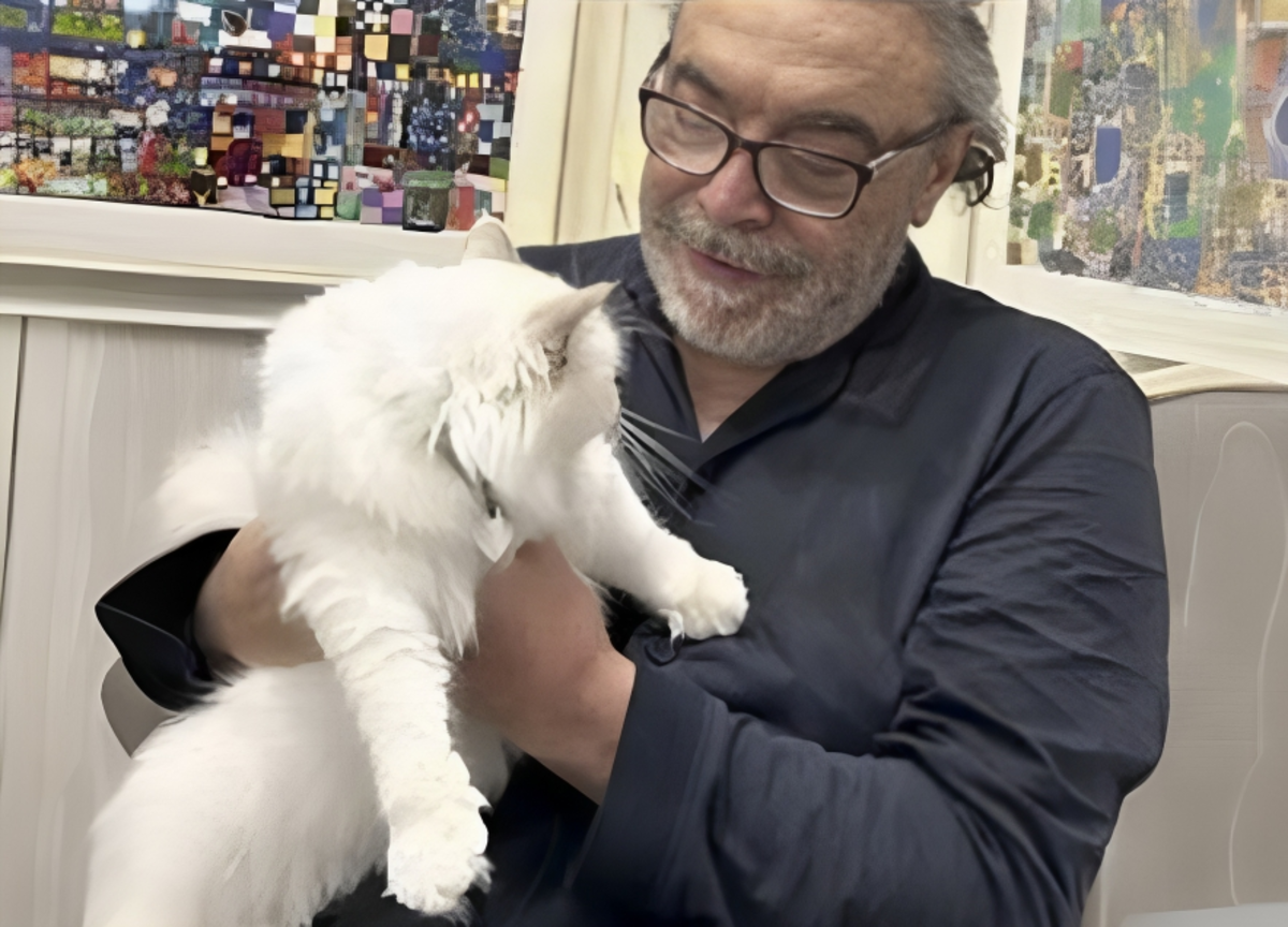 Scomparsa del gatto di Frassica: la moglie dell’attore indagata per stalking Scomparsa del gatto di Frassica: la moglie dell’attore indagata per stalking