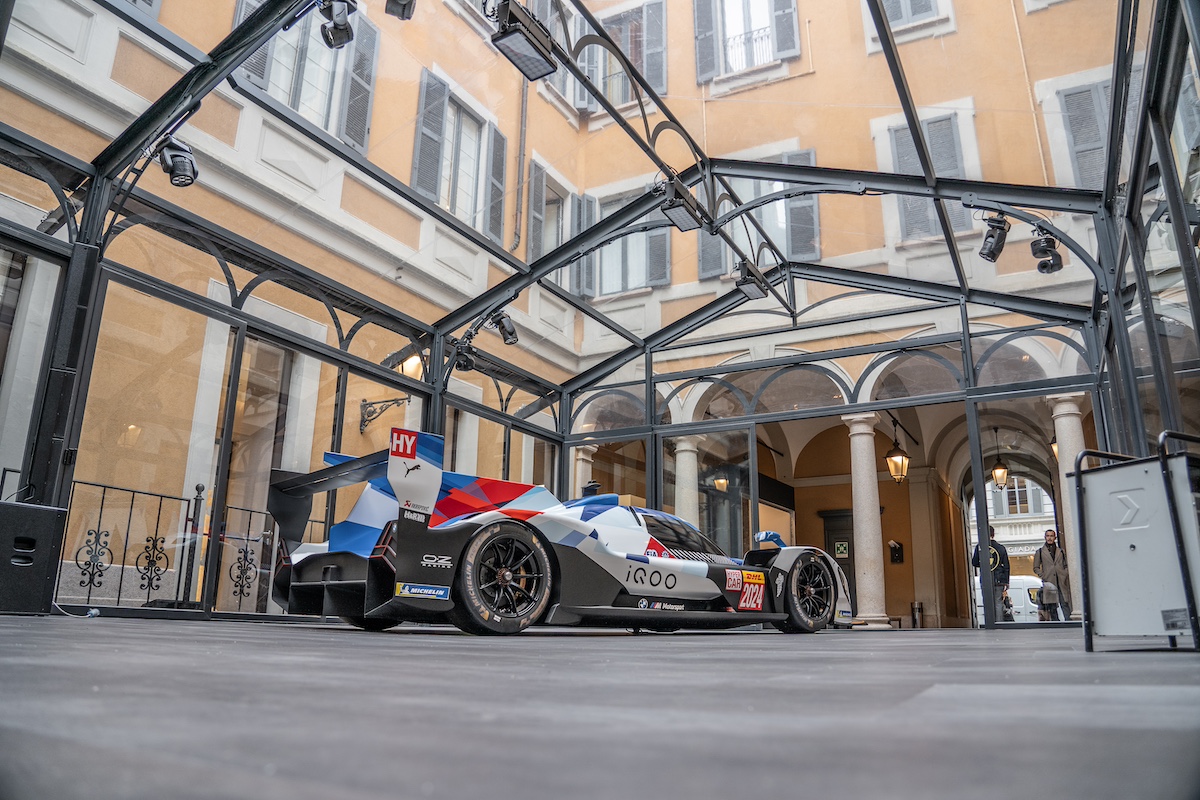 BMW Motorsport debutta nel cuore del “fashion district” di Milano