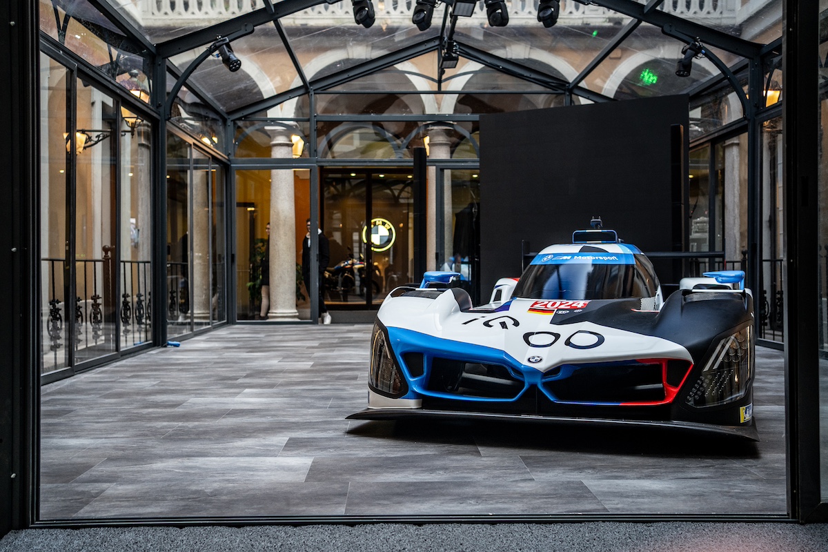BMW Motorsport debutta nel cuore del “fashion district” di Milano