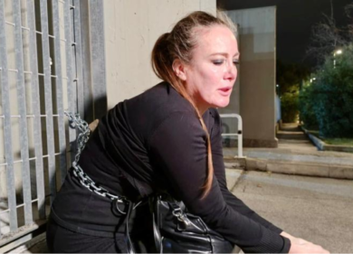 D’Addario si incatena al Tribunale: la caduta della barese che stregò Silvio