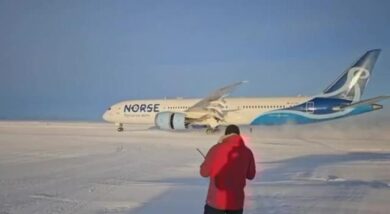 Per la prima volta un Boeing 787 Dreamliner atterra sul ghiaccio in Antartide
