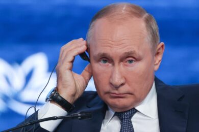 Putin torna davanti al G20. Ucraina, cacciati i vertici della cyber difesa