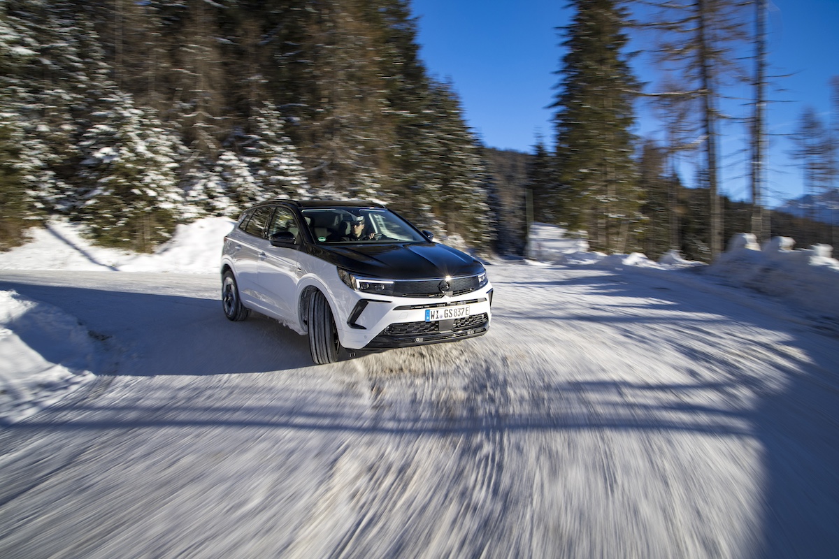 Gamma Opel GSe, i compagni perfetti per le gite invernali Gamma Opel GSe, i compagni perfetti per le gite invernali