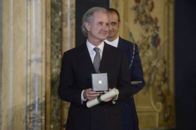 Estée Lauder crolla in Borsa: i giganti pronti a comprarla