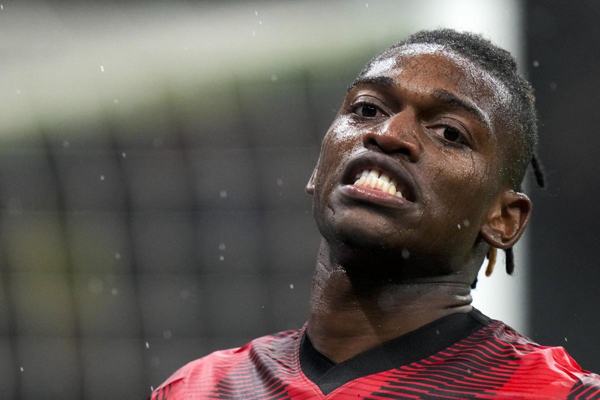 Milan, doccia fredda per Leao. Calciomercato: Adams caldo per gennaio Milan, doccia fredda per Leao. Calciomercato: Adams caldo per gennaio