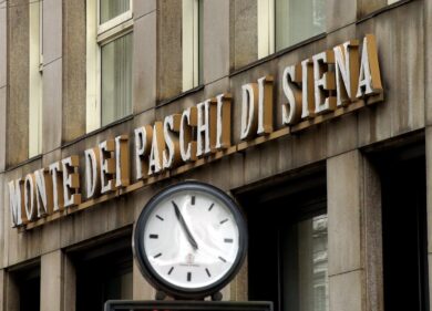Mps, il governo inizia a vendere. Dal terzo polo a Unicredit: cosa c’è dietro