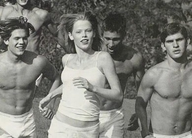 Abercrombie & Fitch, dopo anni di cali è di nuovo “trendy” per i giovani