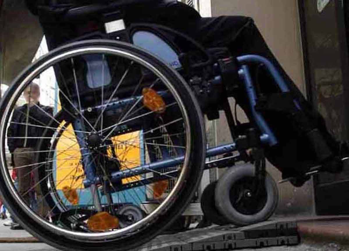 Rimini, 50enne in carrozzina abusa sessualmente di una 20enne disabile Rimini, 50enne in carrozzina abusa sessualmente di una 20enne disabile