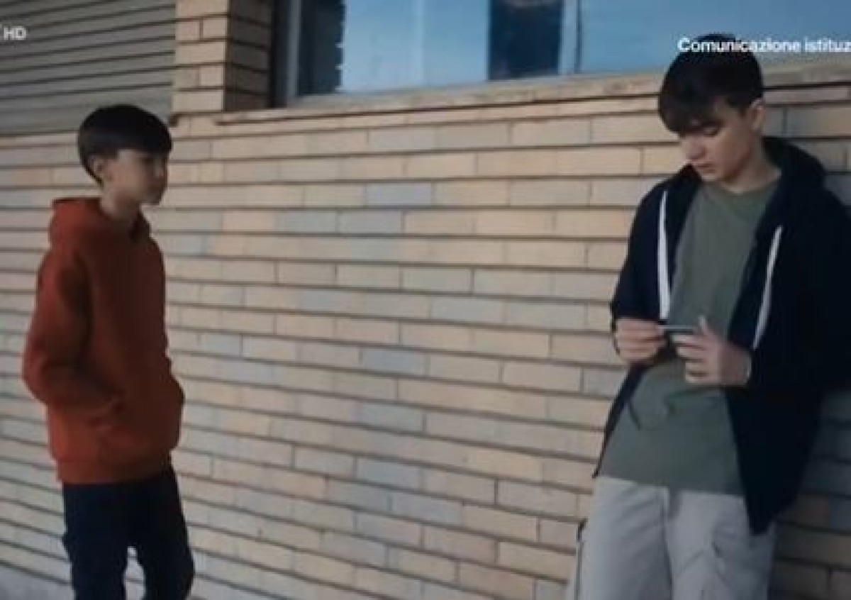 “Ti stai facendo una canna?”. On air il nuovo spot del governo, i social lo massacrano. VIDEO “Ti stai facendo una canna?”. On air il nuovo spot del governo, i social lo massacrano. VIDEO