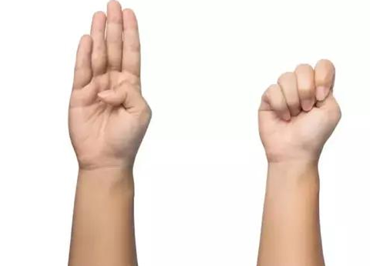 Milano: 19enne aggredita si salva col gesto antiviolenza delle quattro dita Milano: 19enne aggredita si salva col gesto antiviolenza delle quattro dita
