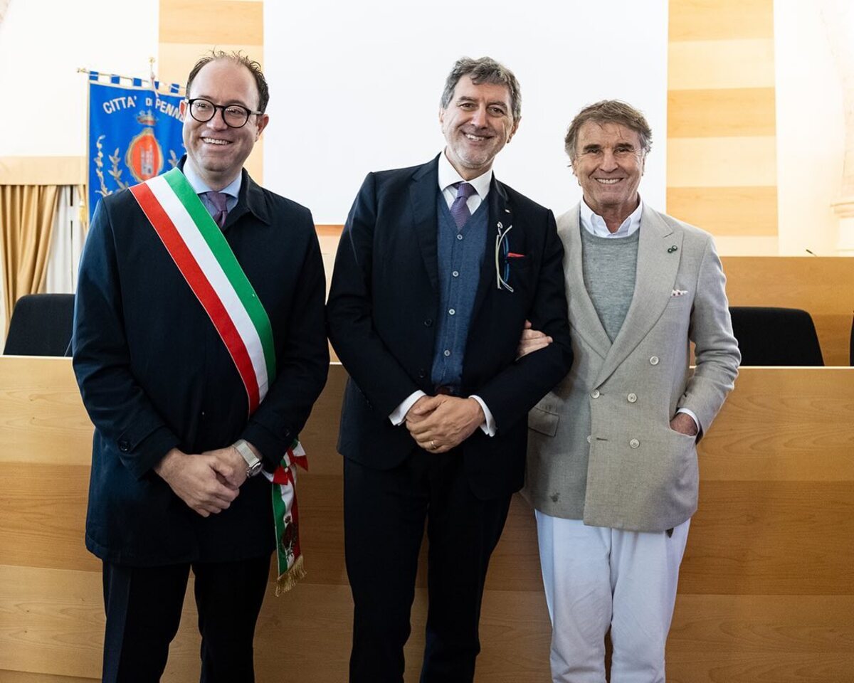 Brunello Cucinelli presenta la nuova “bella fabbrica” di abiti da uomo a Penne