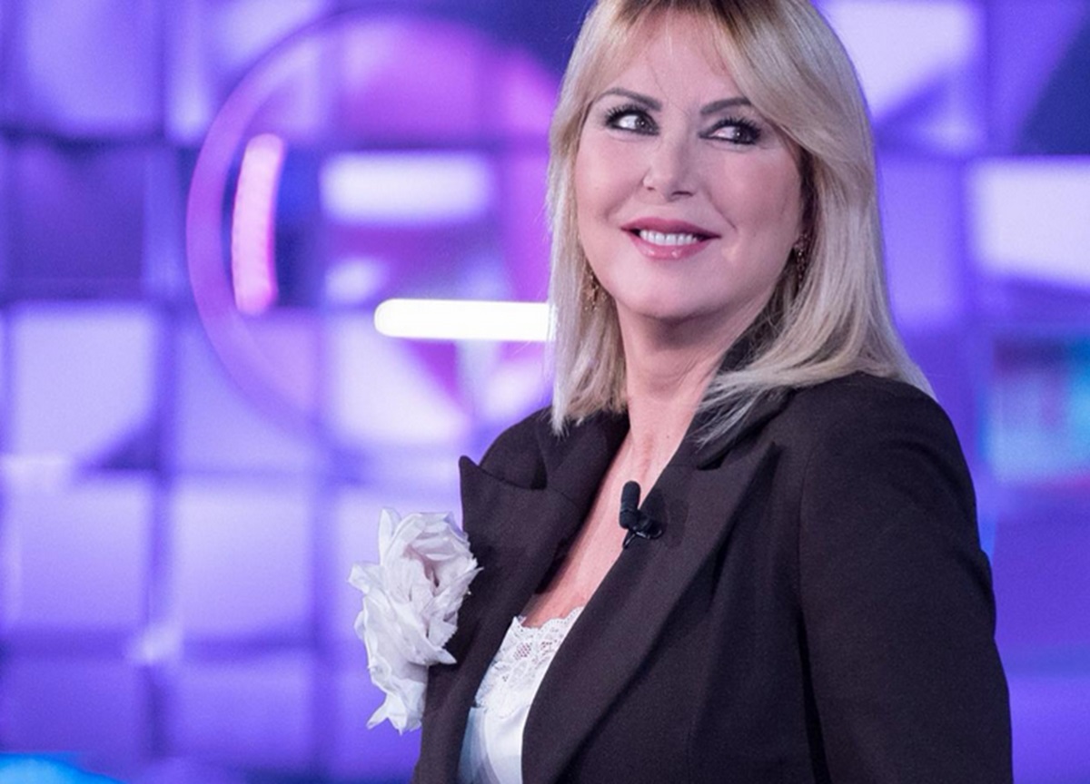 Monica Leoffredi investita da un van: “L’autista mi ha accusata di fingere” Monica Leoffredi investita da un van: “L’autista mi ha accusata di fingere”
