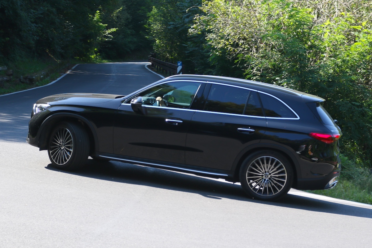Mercedes-Benz GLC SUV: l’eleganza dell’ibrido sportivo Mercedes-Benz GLC SUV: l’eleganza dell’ibrido sportivo