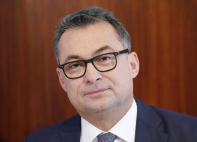 Sorpresa: il “falco” Nagel annuncia che i rialzi dei tassi sono finiti