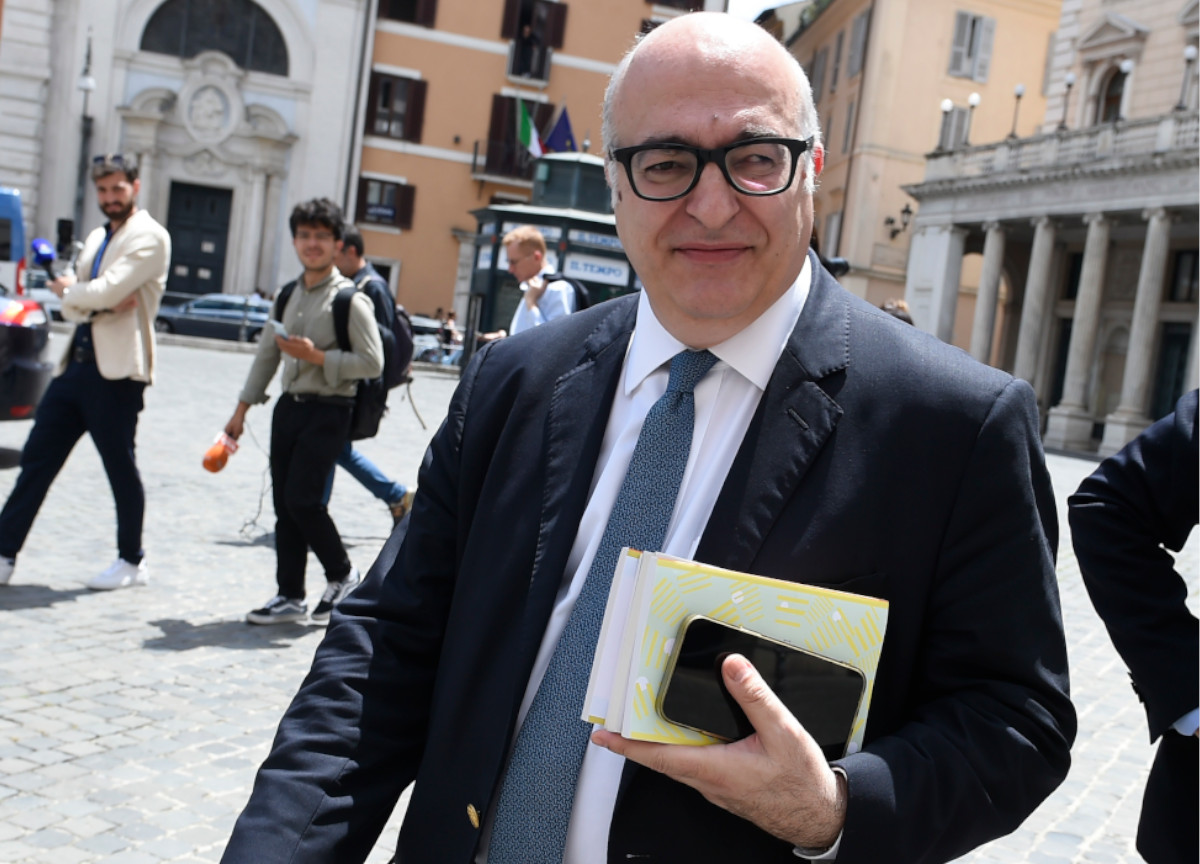 Libero, insulti dalle femministe: proteste sotto la redazione