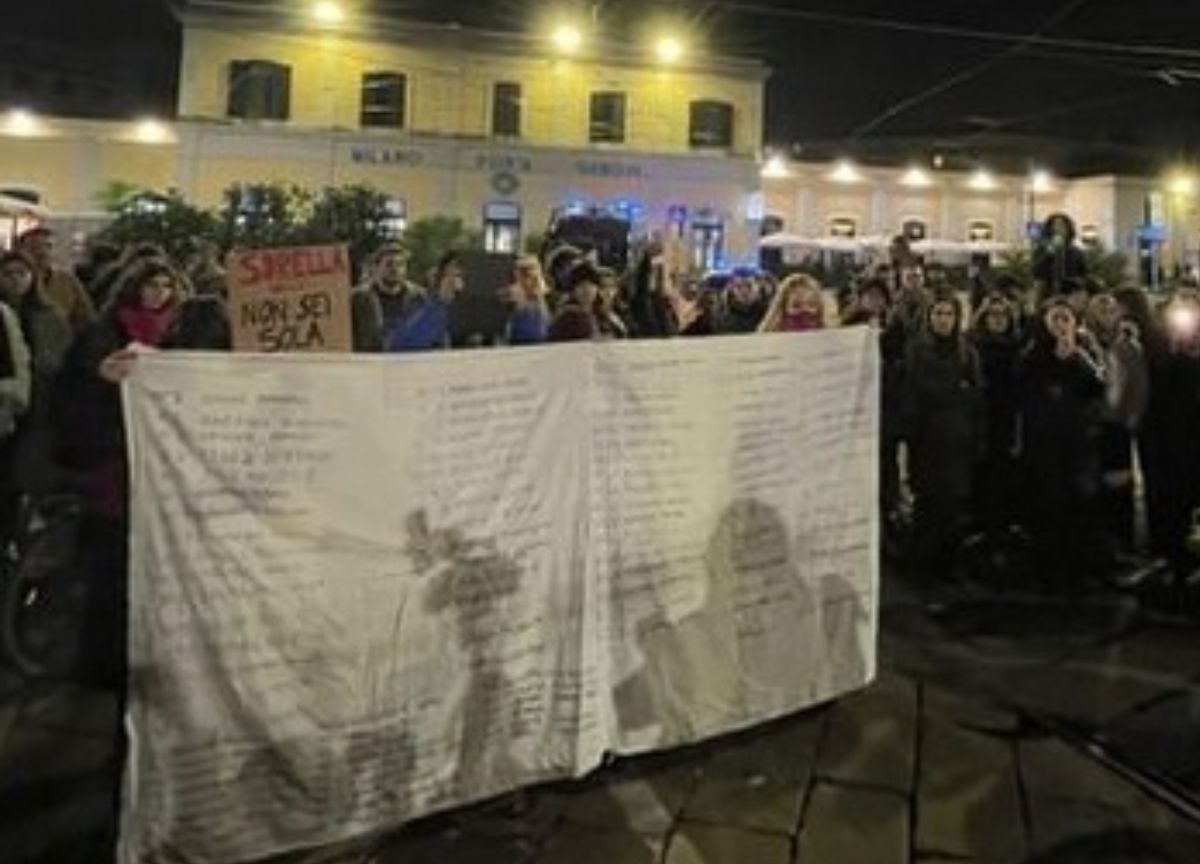 Giulia Cecchettin, in 5mila alla “passeggiata rumorosa” di Milano. FOTO