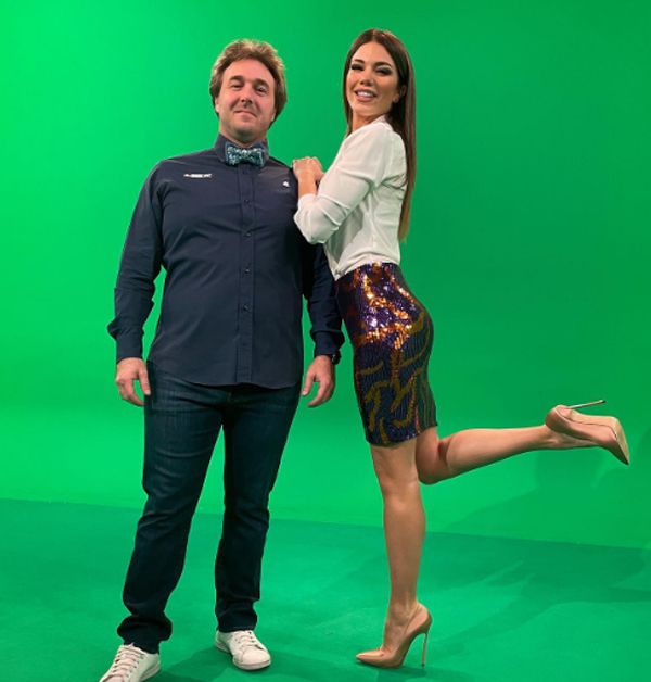 Federica Masolin, tacchi e minigonna: la musa della F1 fa venire le vertigini