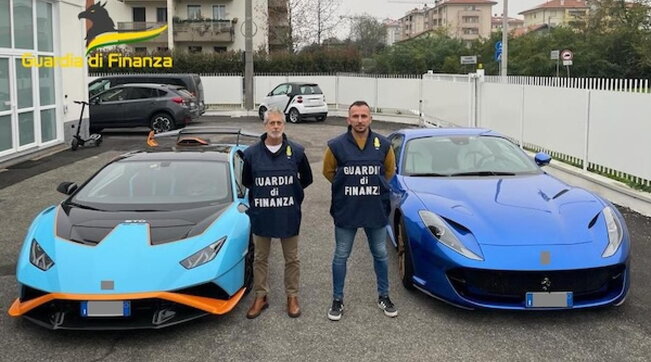 Scoperta truffa “bonus facciate”, sequestrate Ferrari e Lamborghini Scoperta truffa “bonus facciate”, sequestrate Ferrari e Lamborghini
