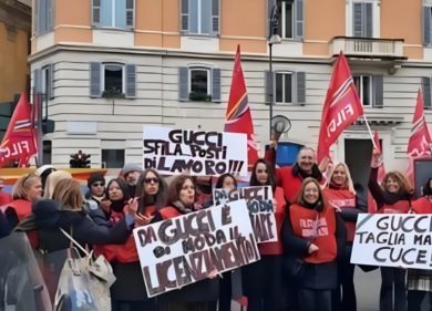 Gucci lascia Roma per Milano, ira dei lavoratori: “Licenziamenti mascherati”
