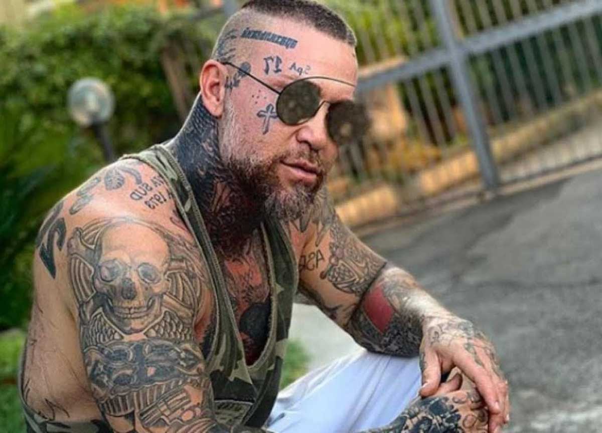 Il crimine non paga: cannibalizzata l’auto dell’influencer Er Brasiliano VIDEO