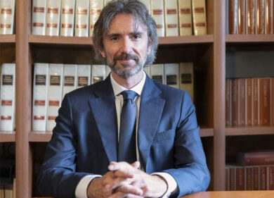 Torino, pestato perché si è fermato al semaforo: grave agente immobiliare