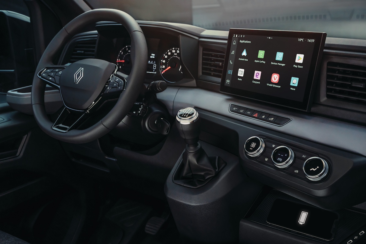 Renault Master si aggiudica il premio I-nnovation Award al Solutrans 2023