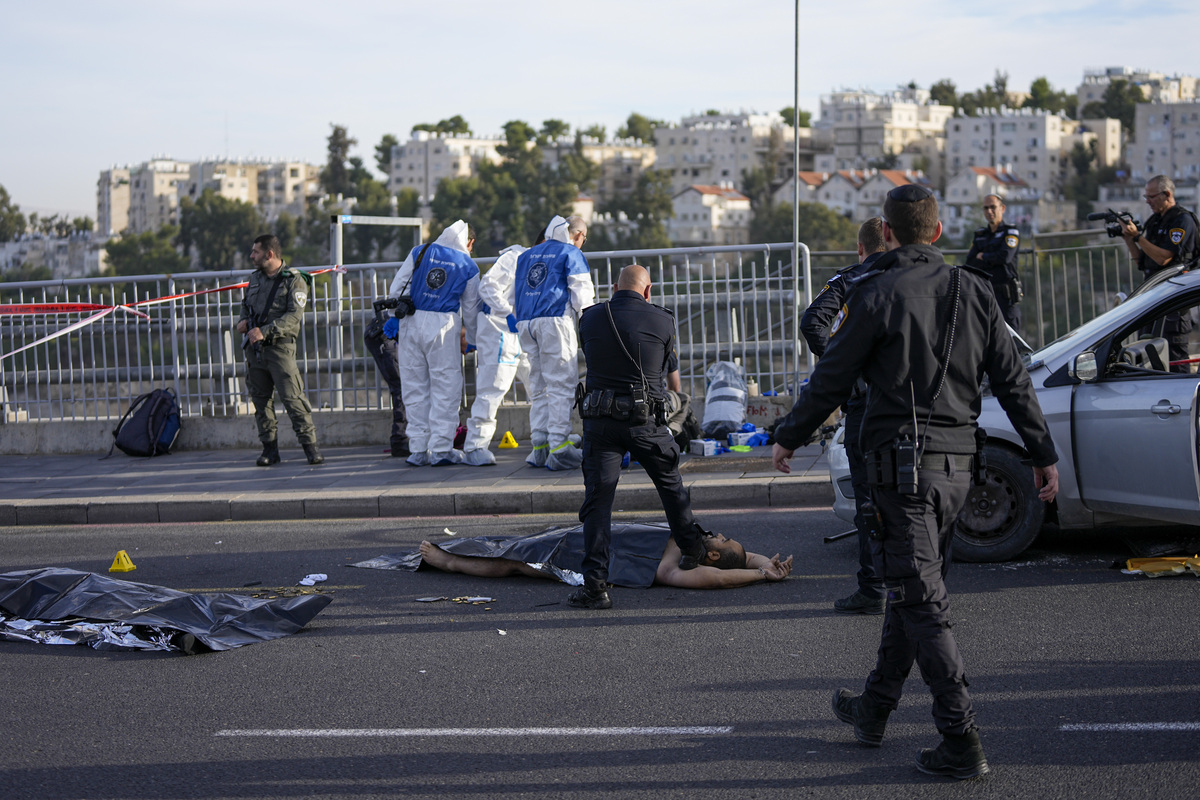 Israele, attentato a Gerusalemme: tre morti. Hamas rivendica. Tregua violata Israele, attentato a Gerusalemme: tre morti. Hamas rivendica. Tregua violata