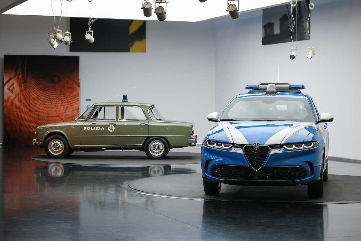 Alfa Romeo Tonale veste la divisa della Polizia di Stato Alfa Romeo Tonale veste la divisa della Polizia di Stato