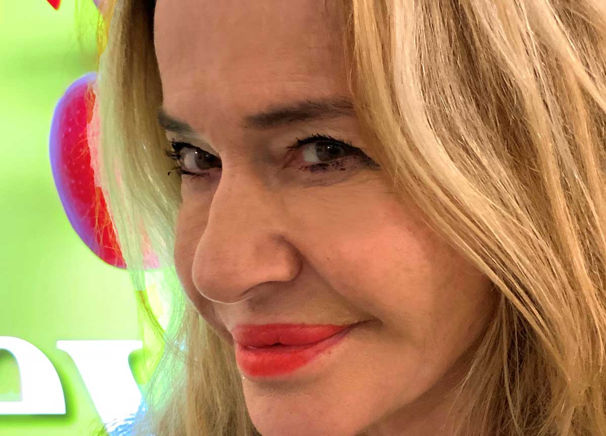 “Dio nel suo armadio nasconde vestiti femminili”. Gender a teatro, Eva sfida “Dio nel suo armadio nasconde vestiti femminili”. Gender a teatro, Eva sfida