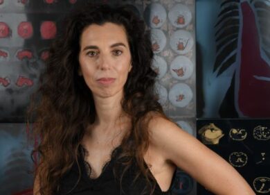 Feuei Tola, nuova mostra nel quadrilatero della moda