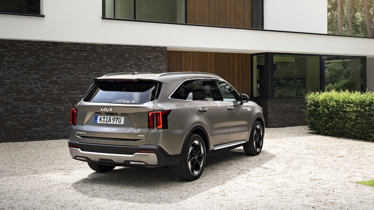 Nuova Kia Sorento si rinnova con motori green e tecnologie avanzate Nuova Kia Sorento si rinnova con motori green e tecnologie avanzate