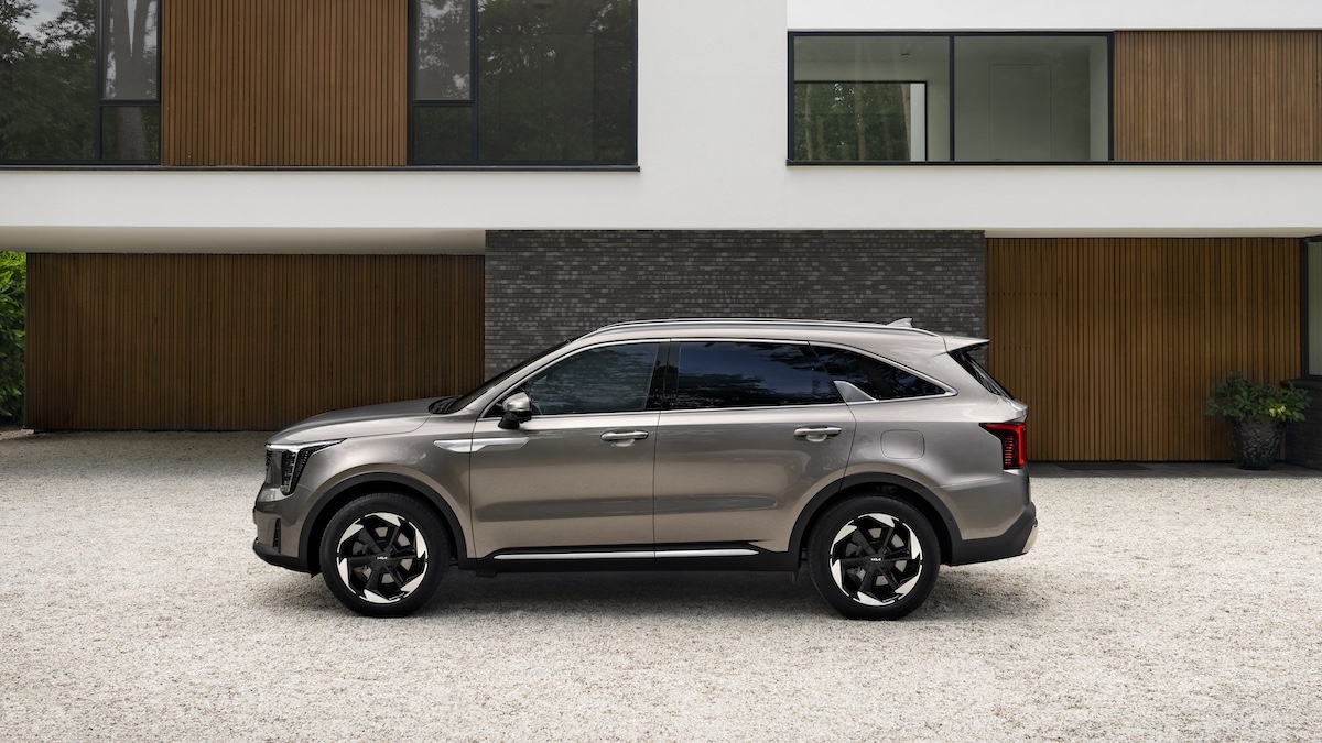 Nuova Kia Sorento si rinnova con motori green e tecnologie avanzate Nuova Kia Sorento si rinnova con motori green e tecnologie avanzate