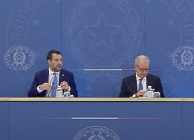 Scontro governo-pm, le mosse di Mantovano nel Csm. Fedelissimi in posti chiave