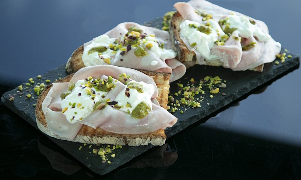 La rivincita della mortadella negli Usa: americani pazzi per la pizza romana La rivincita della mortadella negli Usa: americani pazzi per la pizza romana