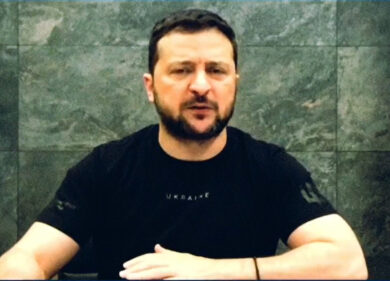 Ucraina, Zelensky si blinda: stop a elezioni fino alla fine della guerra