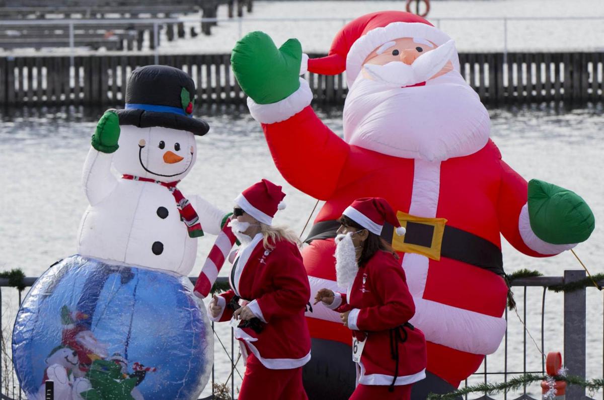 Natale, si accende la magia al Luneur Park: una festa per bimbi e famiglie Natale, si accende la magia al Luneur Park: una festa per bimbi e famiglie