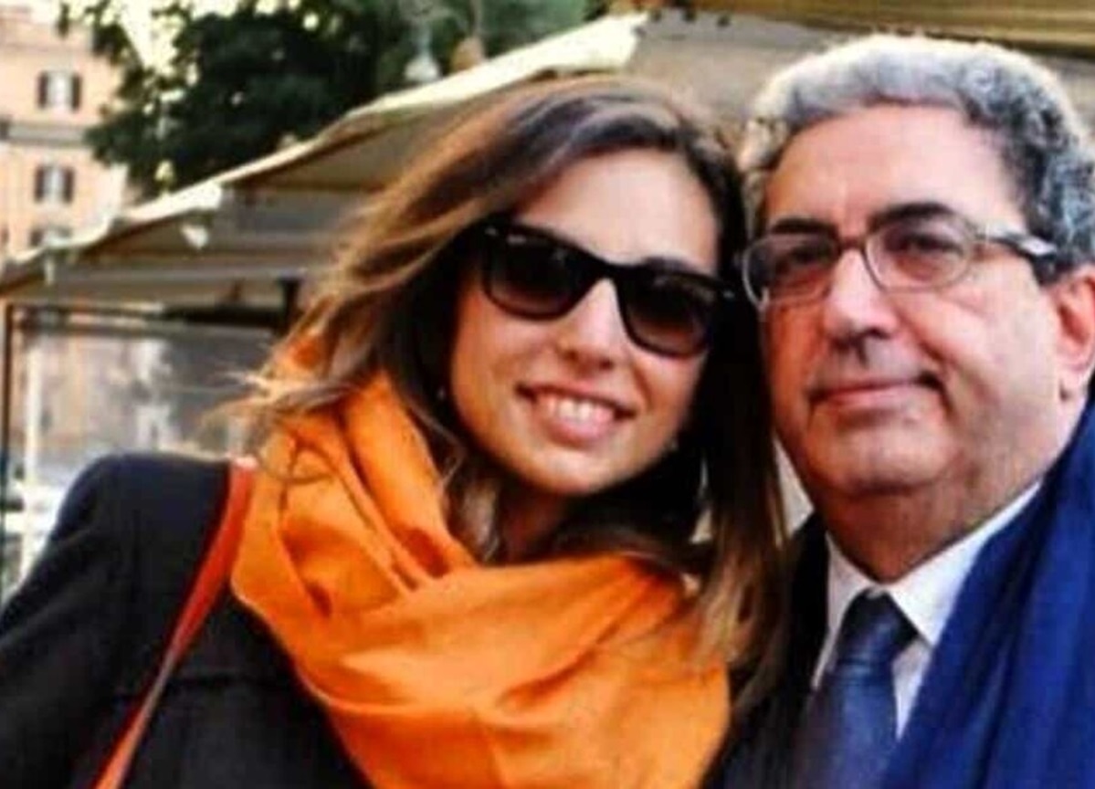 Folla ai funerali della figlia 34enne di Perinetti, uccisa dall’anoressia Folla ai funerali della figlia 34enne di Perinetti, uccisa dall’anoressia