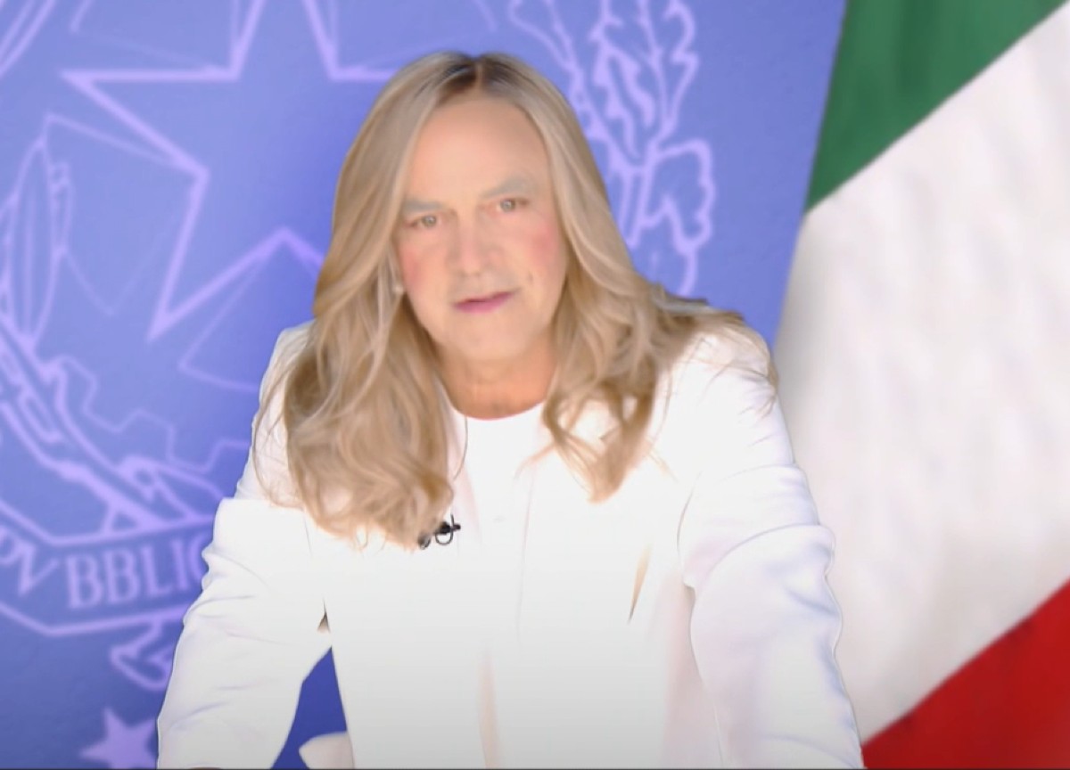 Crozza/Meloni sempre piu’ camaleontica… prova di bravura per ultima puntata di stagione di Fratelli di Crozza con tutte le maschere in una sola Crozza/Meloni sempre piu’ camaleontica… prova di bravura per ultima puntata di stagione di Fratelli di Crozza con tutte le maschere in una sola