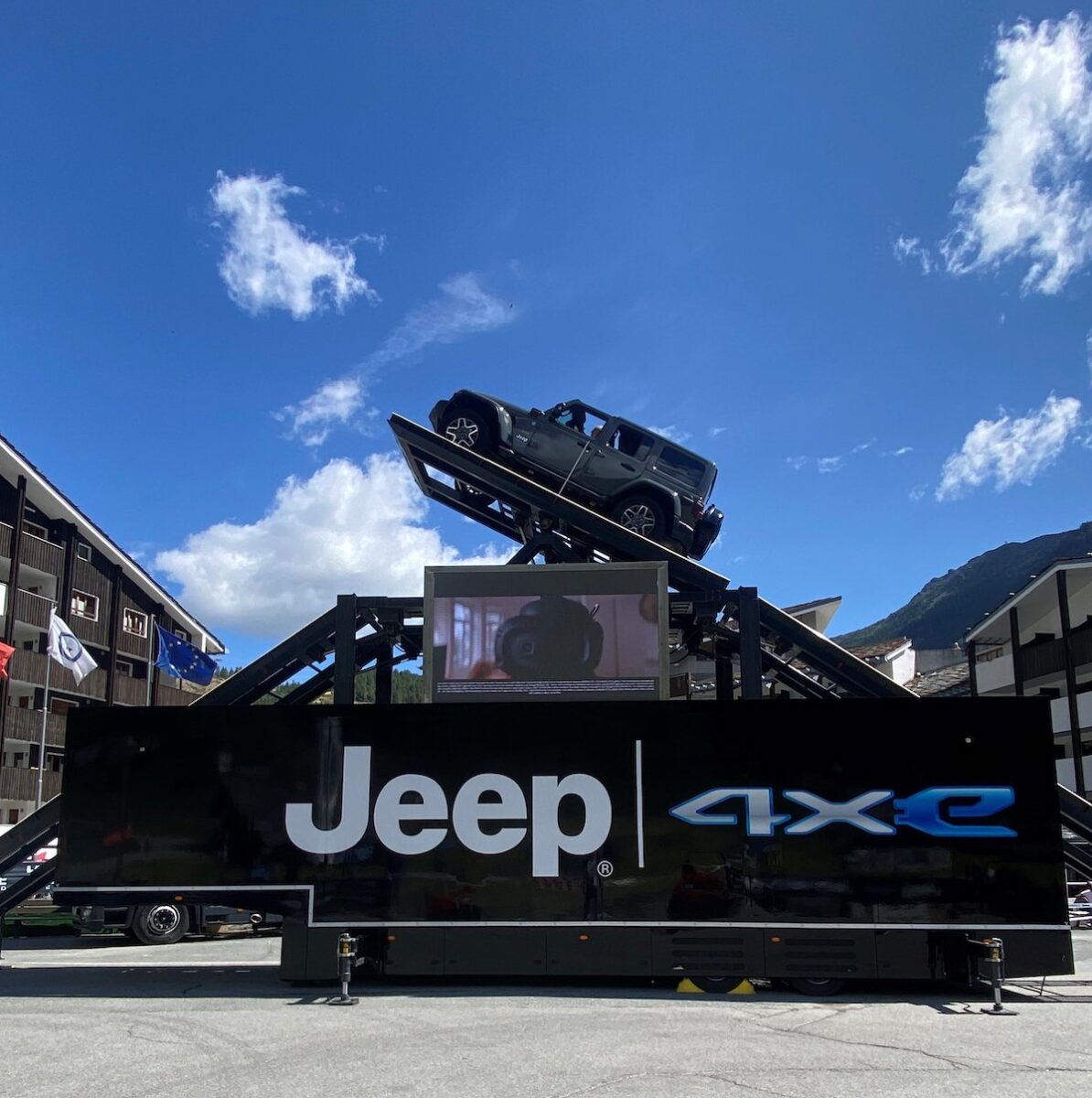 Mercato auto, gli italiani premiano la tecnologia 4xe di Jeep