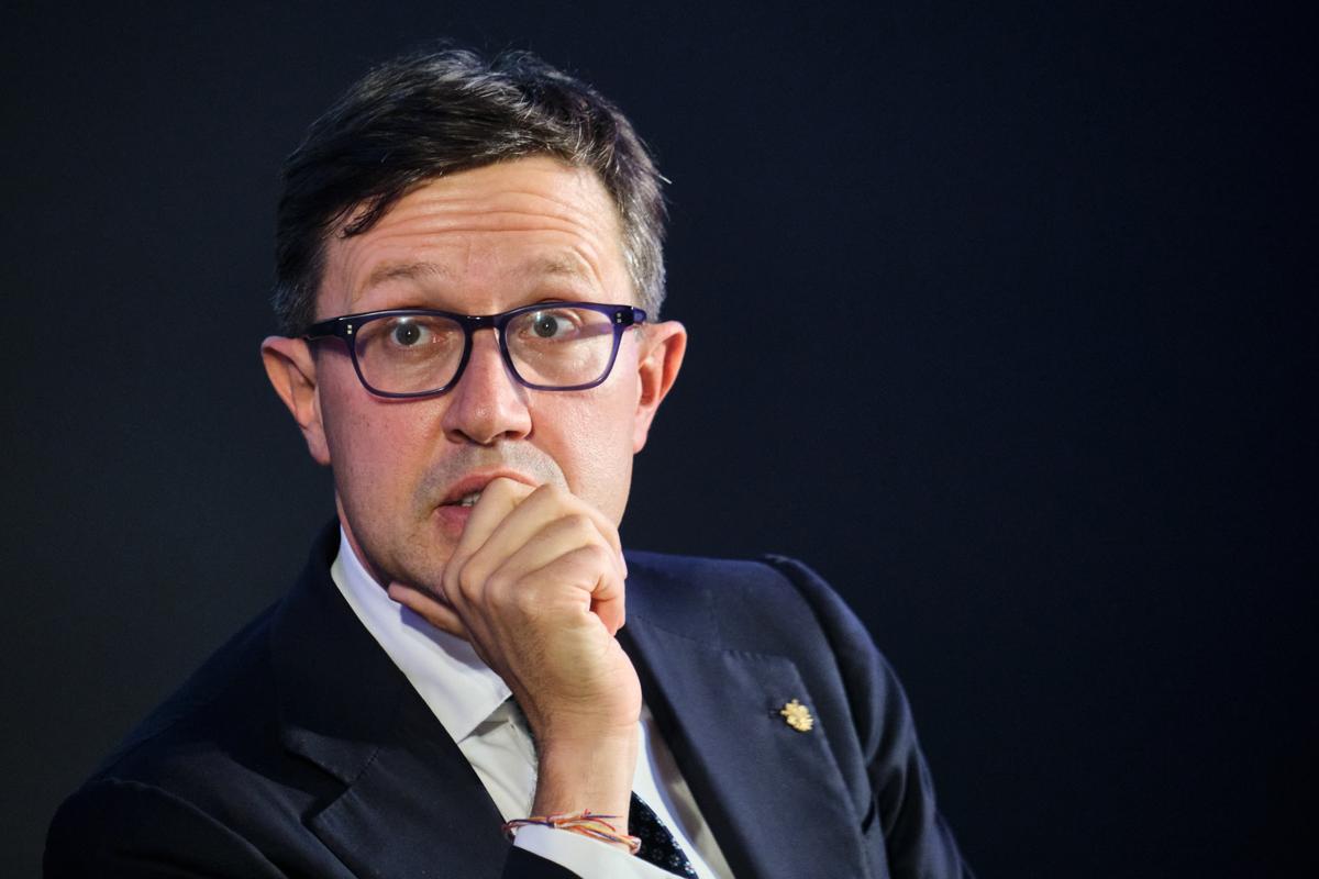 Nardella (Jeeg Robot) agitatissimo. Salvini a Firenze lo ha messo in crisi Nardella (Jeeg Robot) agitatissimo. Salvini a Firenze lo ha messo in crisi