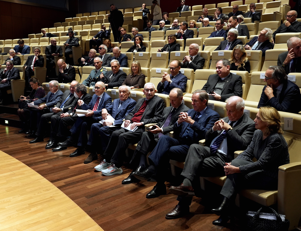 Intesa Sanpaolo celebra i 200 anni della C.d.R. delle Provincie Lombarde Intesa Sanpaolo celebra i 200 anni della C.d.R. delle Provincie Lombarde