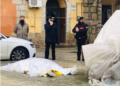 Torino, cadavere in una cantina: “Ucciso a martellate”. Indagato l’inquilino