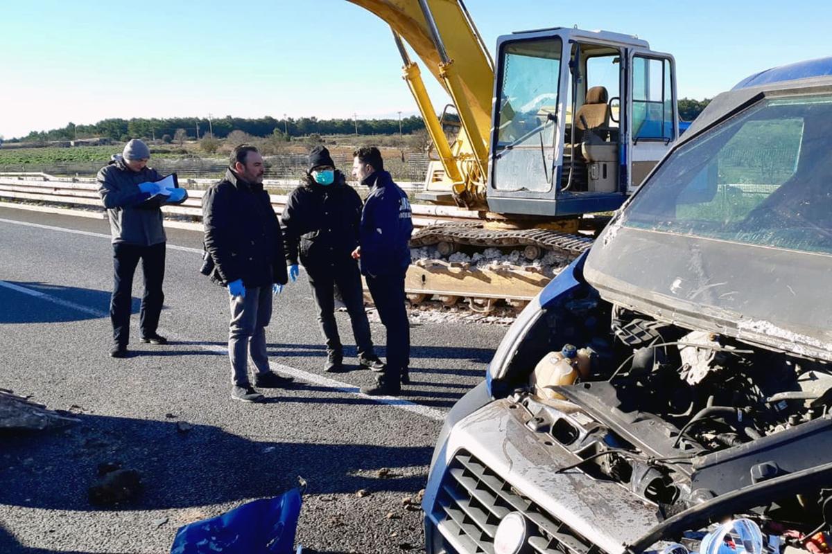Assalto al portavalori, un testimone su Affari: “Abbiamo trovato il furgone..” Assalto al portavalori, un testimone su Affari: “Abbiamo trovato il furgone..”