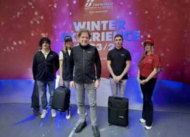 T-Shirt, borracce e trolley da viaggio, Frecciarossa lancia la sua collezione