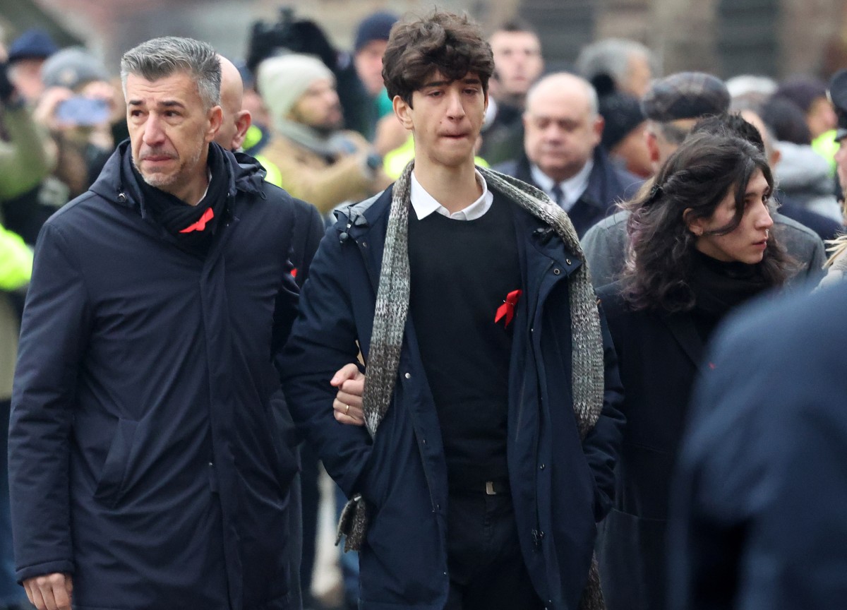 Giulia, in 10mila a Padova. L’Italia si ferma: omaggio da “funerale di Stato”