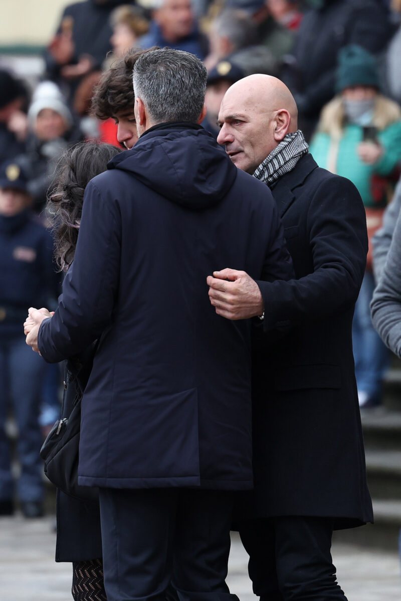 Giulia, in 10mila a Padova. L’Italia si ferma: omaggio da “funerale di Stato”