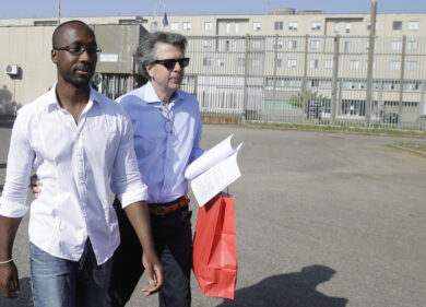 Meredith: maltrattamenti alla ex, braccialetto elettronico a Rudy Guede